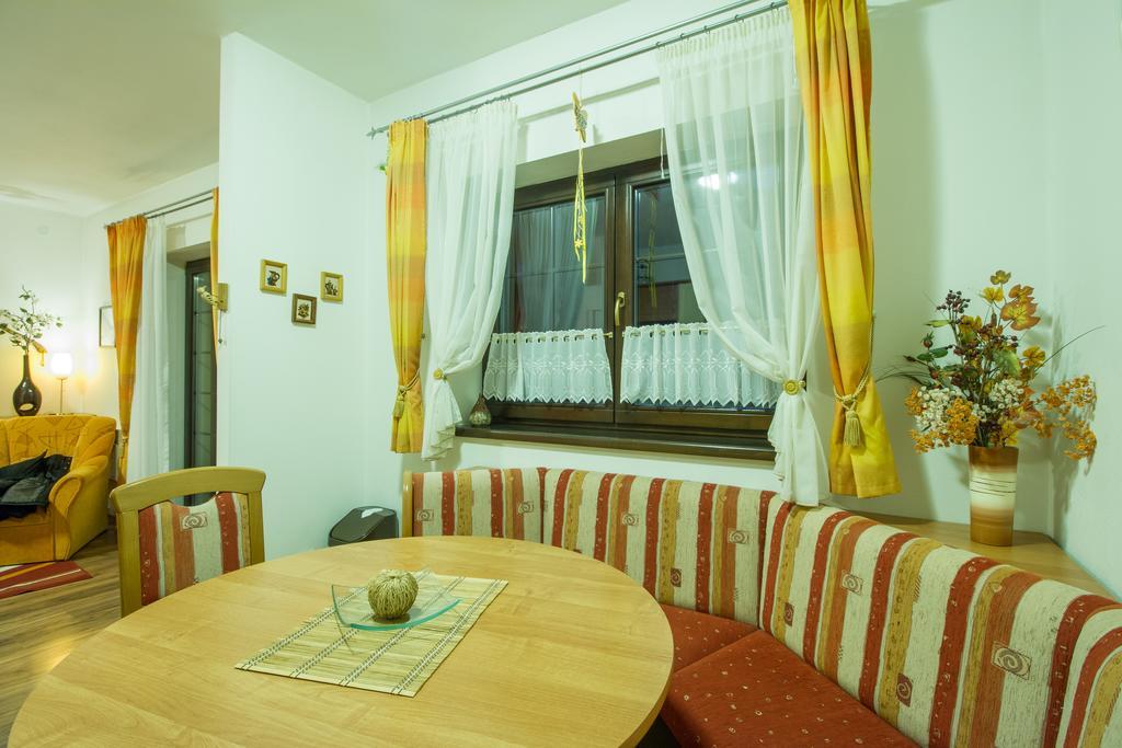 Vila Helena - Apartment Helena 2 鲁容贝罗克 外观 照片