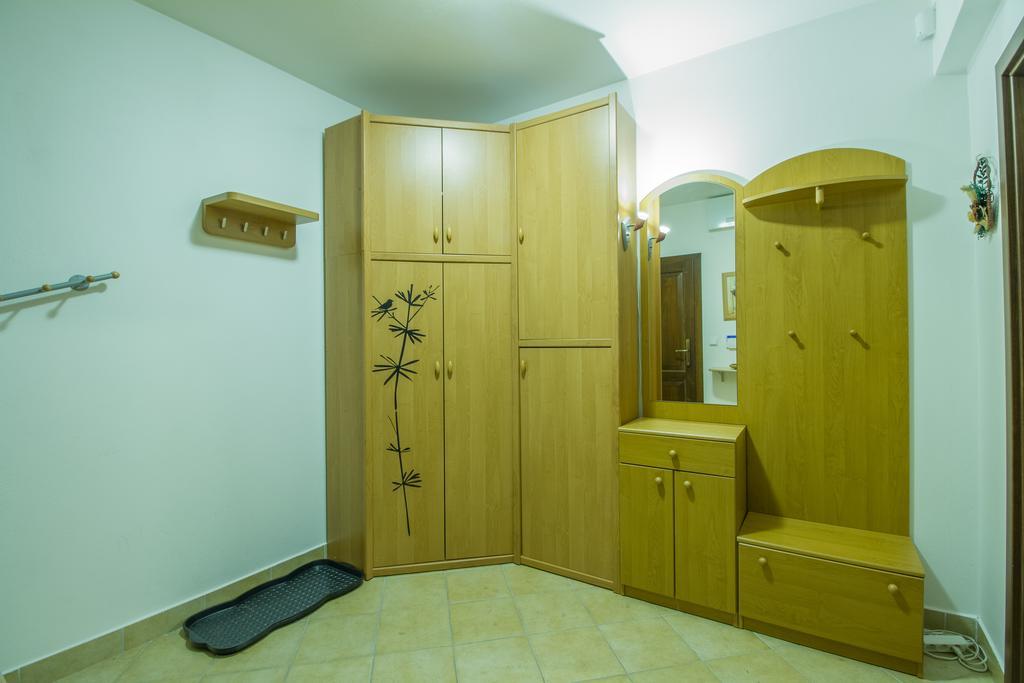 Vila Helena - Apartment Helena 2 鲁容贝罗克 外观 照片