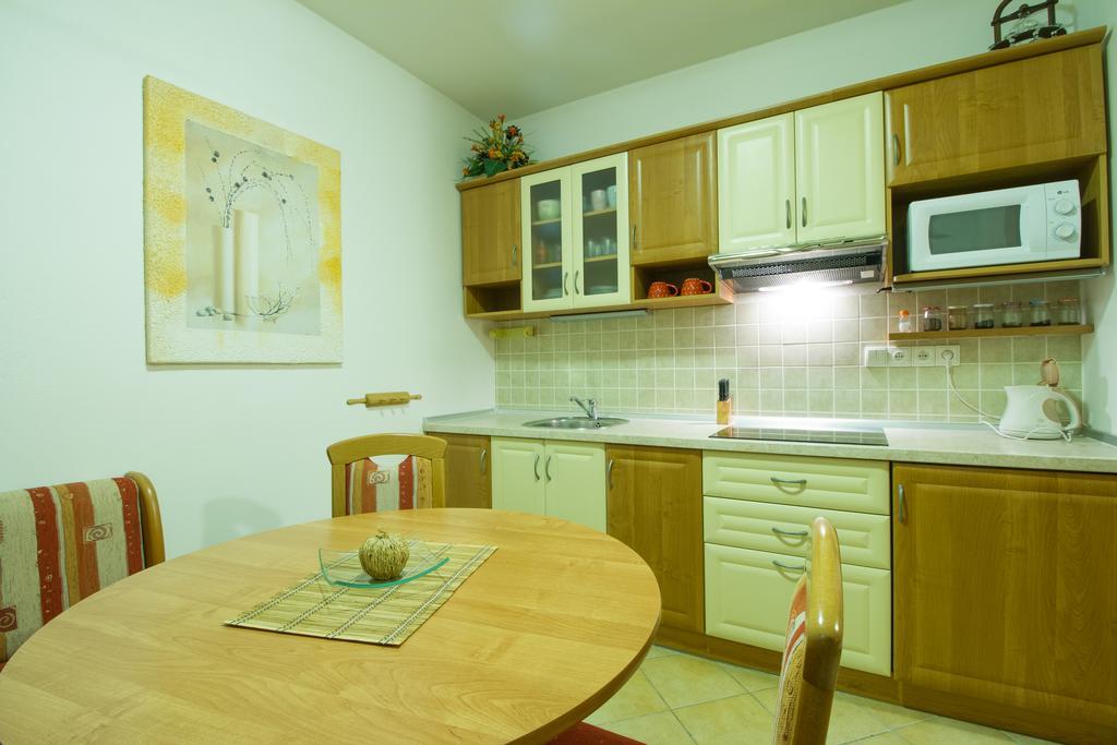 Vila Helena - Apartment Helena 2 鲁容贝罗克 外观 照片