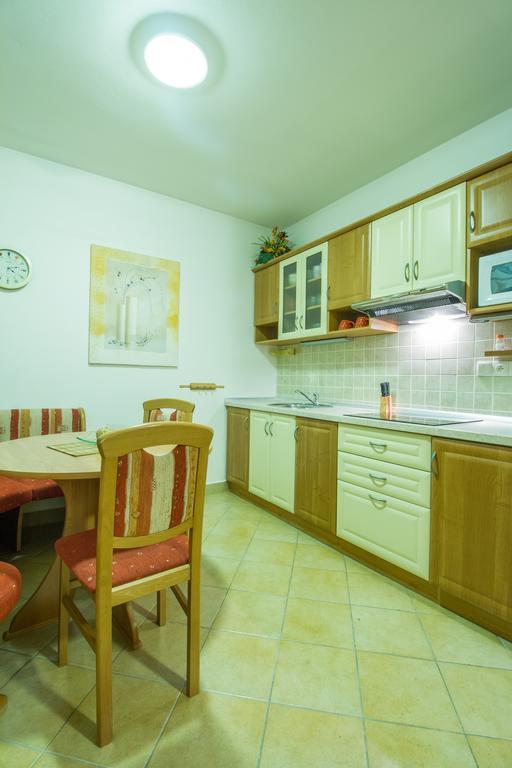 Vila Helena - Apartment Helena 2 鲁容贝罗克 外观 照片
