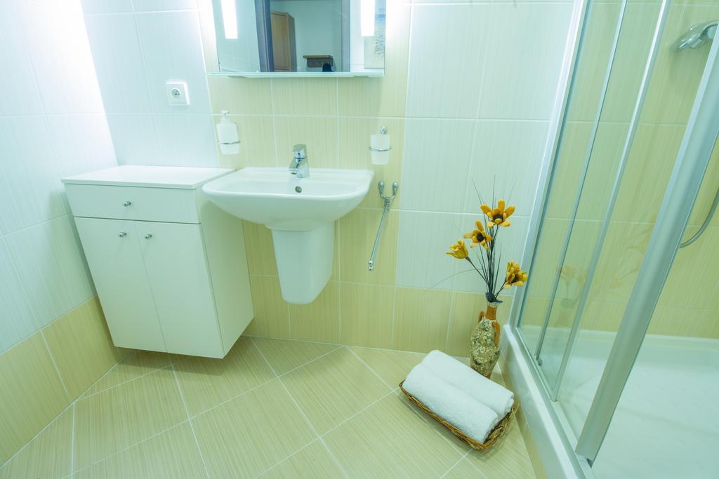 Vila Helena - Apartment Helena 2 鲁容贝罗克 外观 照片